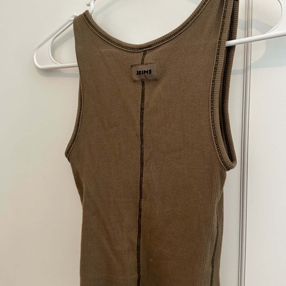 Skims Ribbed Tank Top - Picture 2 of 3